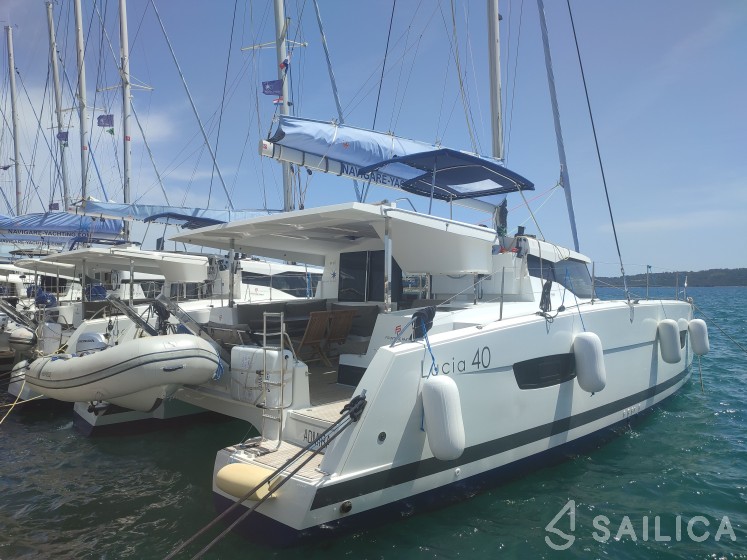 Lucia 40 - Yacht Charter Sailica