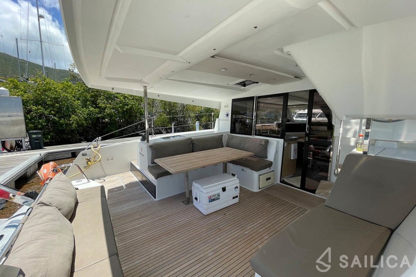 Lucia 40 - Yacht Charter Sailica