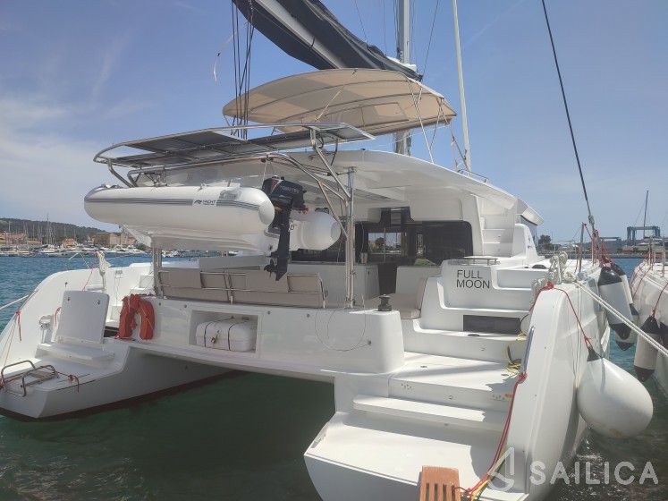 Lucia 40 - Yacht Charter Sailica