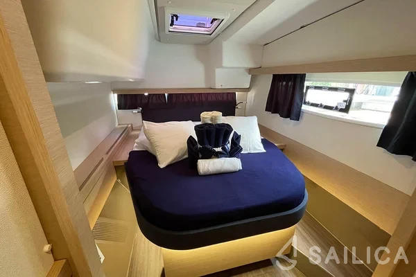 Lucia 40 - Yacht Charter Sailica