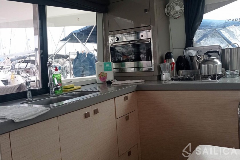 Lucia 40 - Yacht Charter Sailica