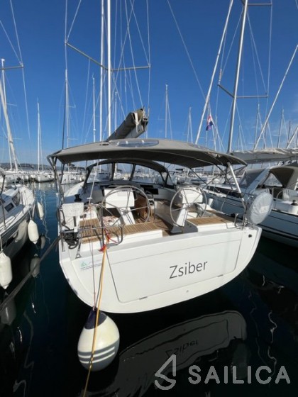 Hanse 455 - Yacht Charter Sailica