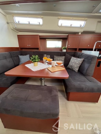 Hanse 455 - Yacht Charter Sailica