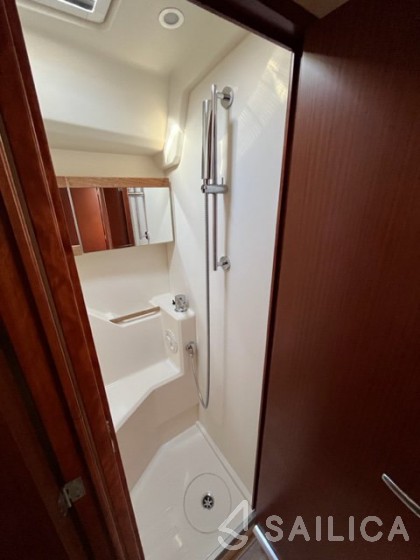Hanse 455 - Yacht Charter Sailica