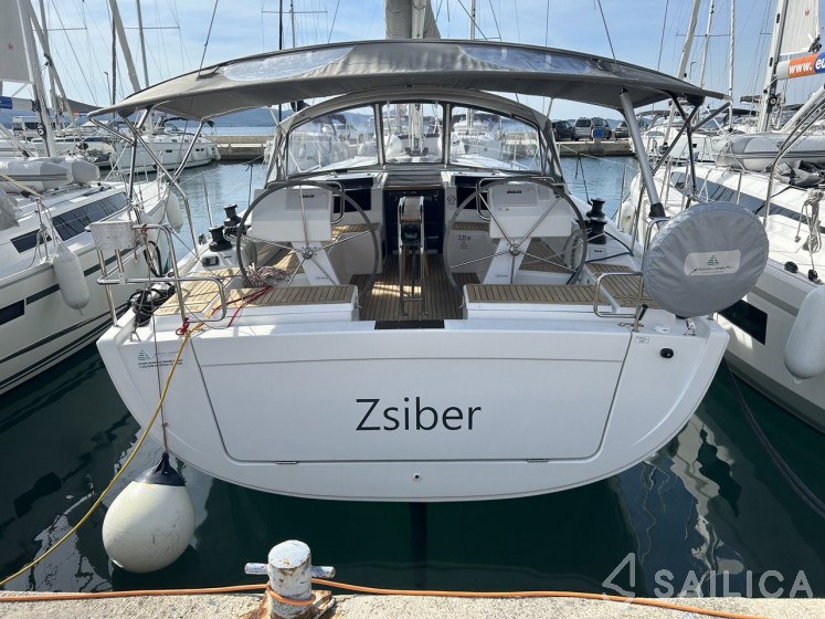 Hanse 455 - Yacht Charter Sailica