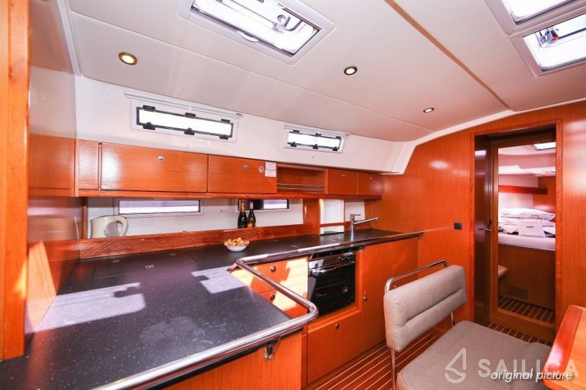 Bavaria 45 Cruiser - Yacht Charter Sailica