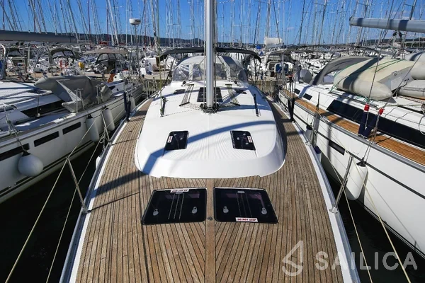 Bavaria 45 Cruiser - Yacht Charter Sailica
