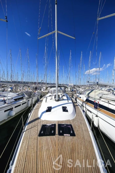Bavaria 45 Cruiser - Yacht Charter Sailica