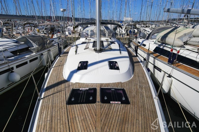 Bavaria 45 Cruiser - Yacht Charter Sailica