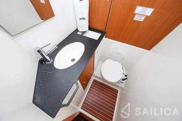 Bavaria 45 Cruiser - Yacht Charter Sailica