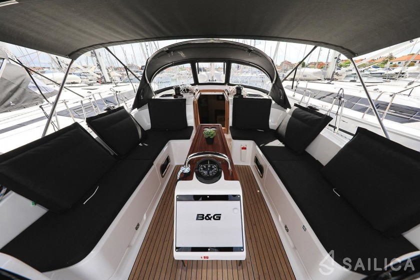 Bavaria 46 Cruiser - Yacht Charter Sailica