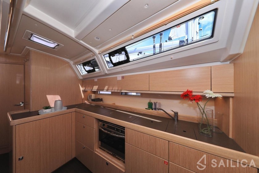 Bavaria 46 Cruiser - Yacht Charter Sailica
