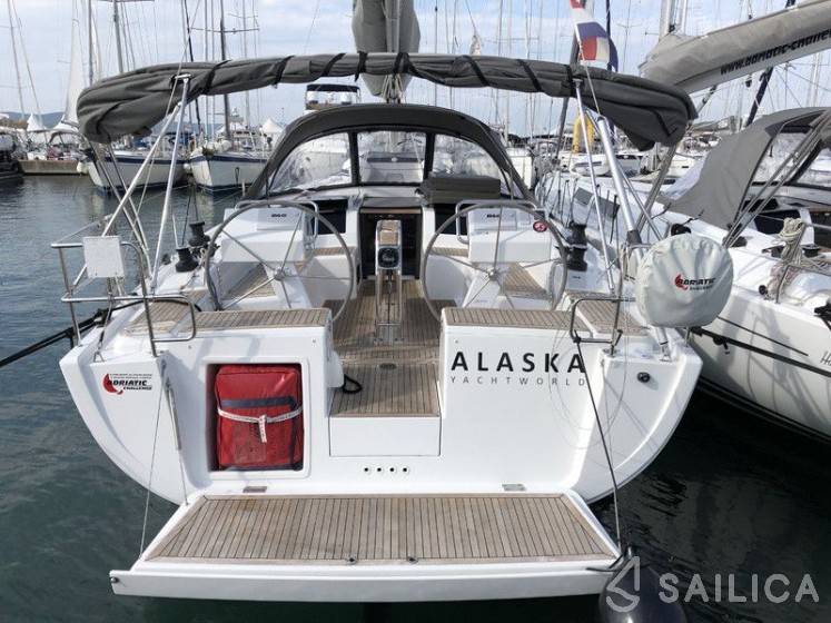 Hanse 455 - Yacht Charter Sailica