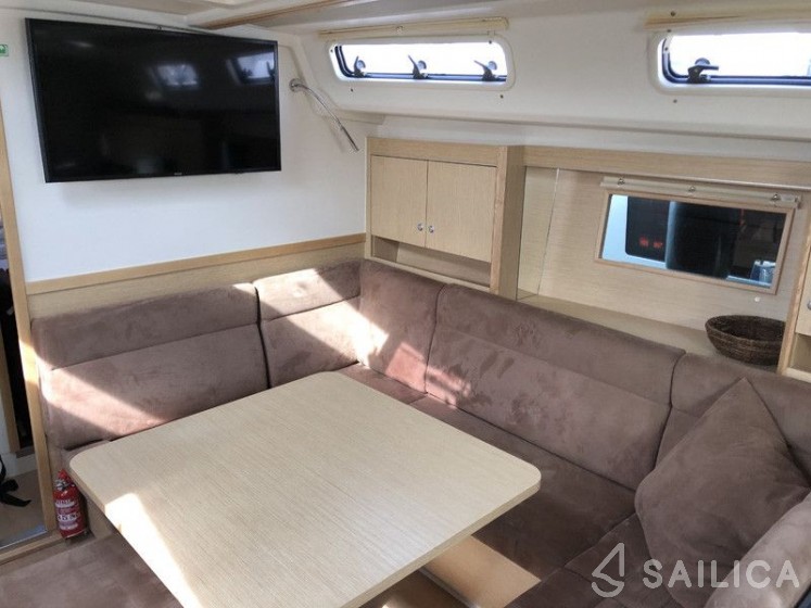 Hanse 455 - Yacht Charter Sailica