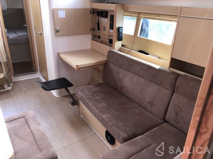 Hanse 455 - Yacht Charter Sailica