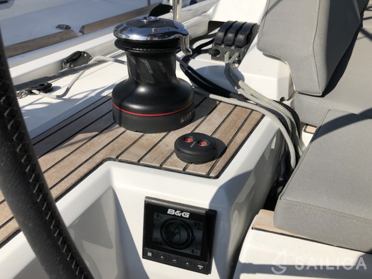 Oceanis 51.1 - Yacht Charter Sailica