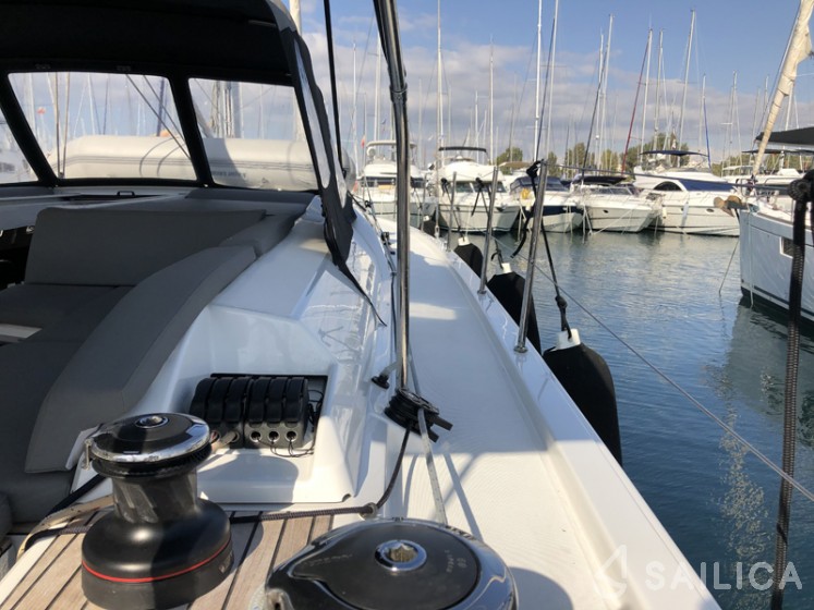 Oceanis 51.1 - Yacht Charter Sailica