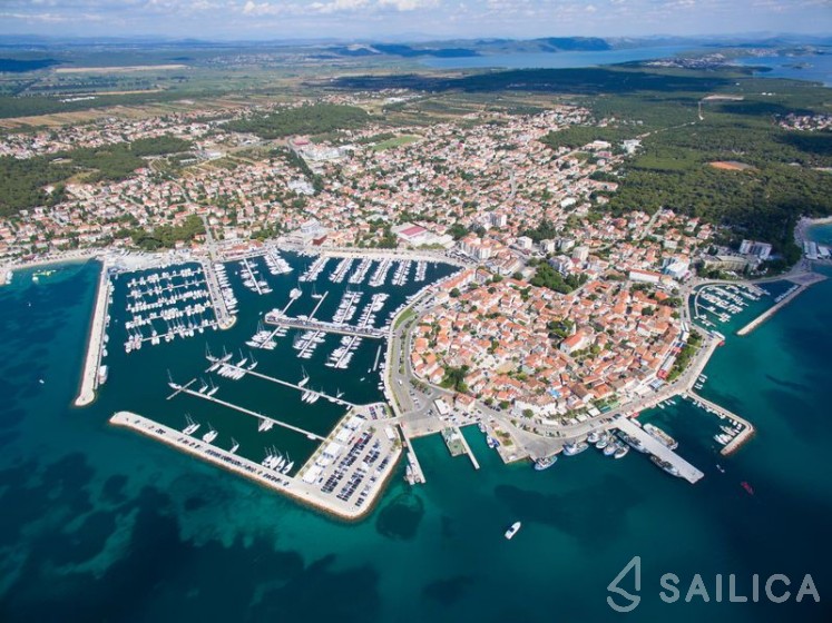 Bavaria Cruiser 41S - Yacht Charter Sailica