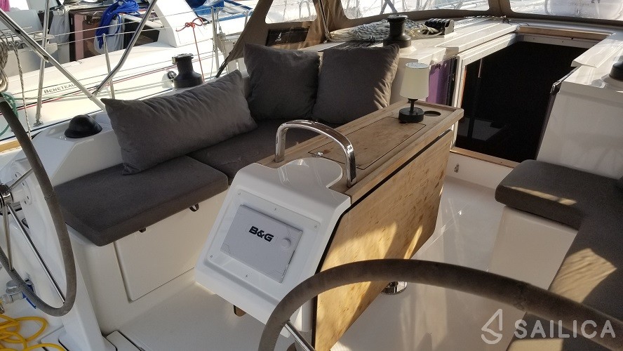 Bavaria C42 - Yacht Charter Sailica