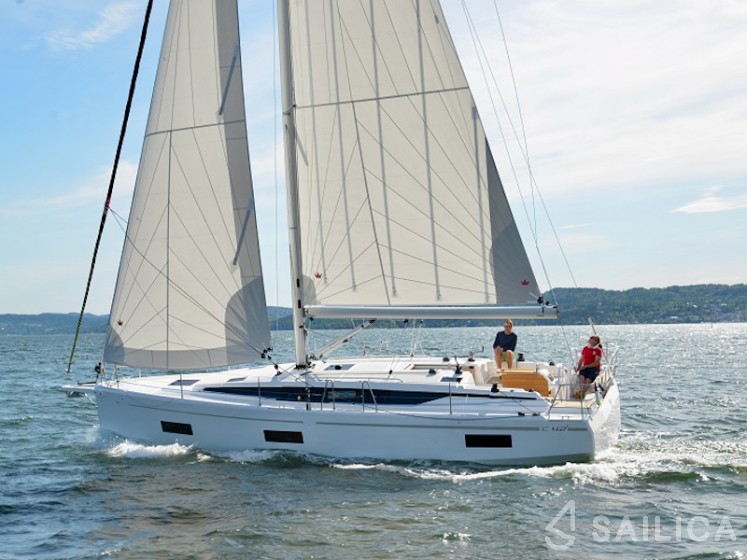 Bavaria C42 - Yacht Charter Sailica