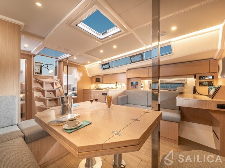 Bavaria C42 - Yacht Charter Sailica