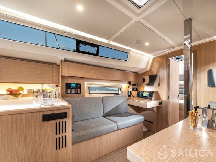 Bavaria C42 - Yacht Charter Sailica