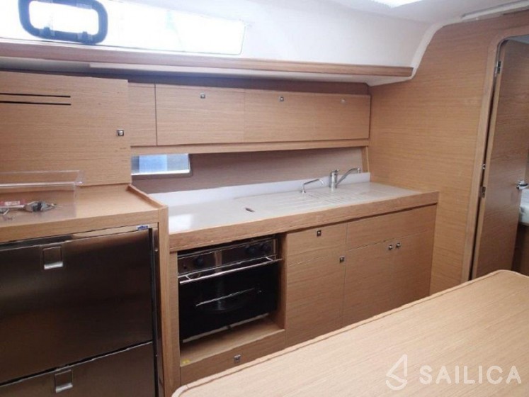 Dufour 382 GL - Yacht Charter Sailica