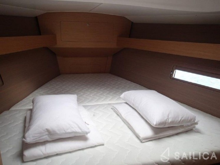 Dufour 382 GL - Yacht Charter Sailica