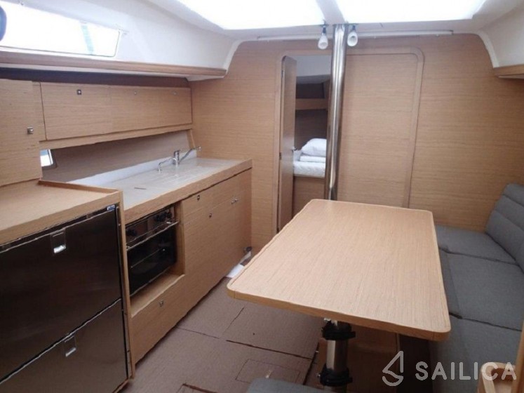 Dufour 382 GL - Yacht Charter Sailica