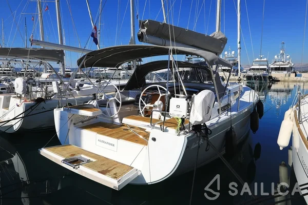 Hanse 418 - Yacht Charter Sailica