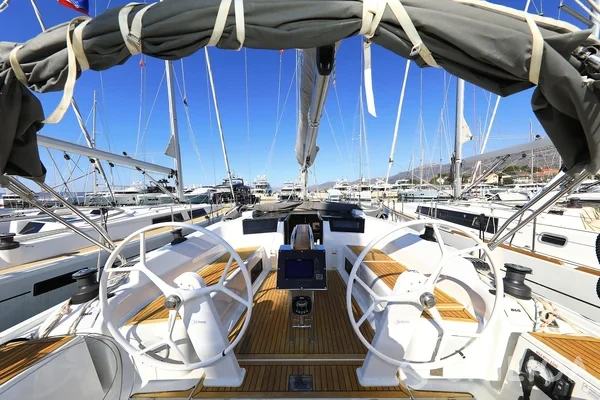 Hanse 418 - Yacht Charter Sailica