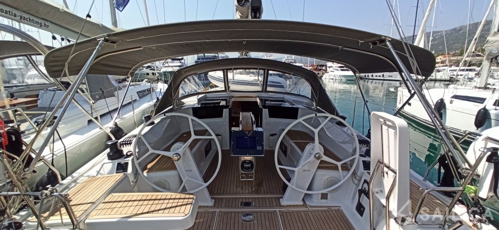 Hanse 418 - Yacht Charter Sailica