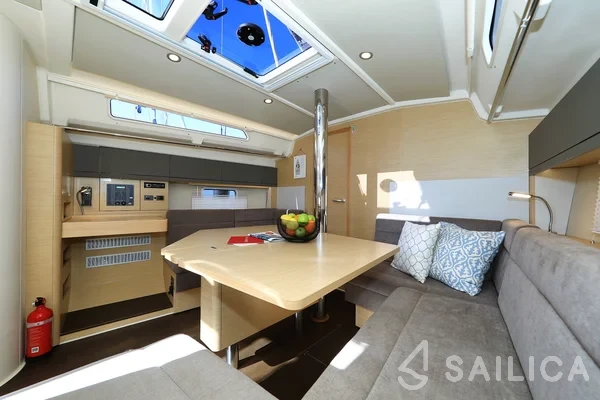 Hanse 418 - Yacht Charter Sailica