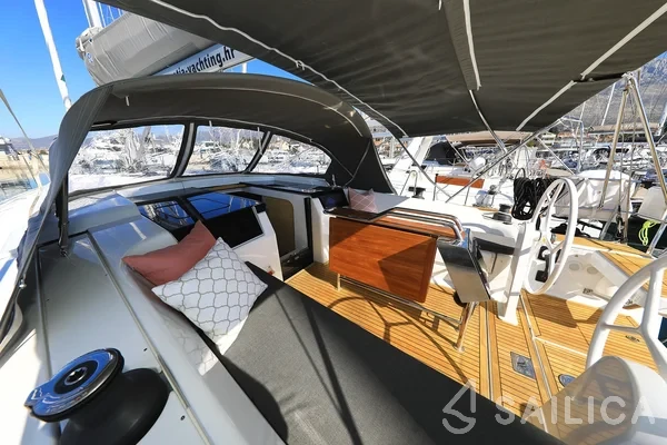 Hanse 418 - Yacht Charter Sailica