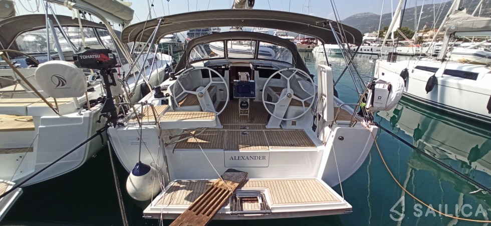 Hanse 418 - Yacht Charter Sailica