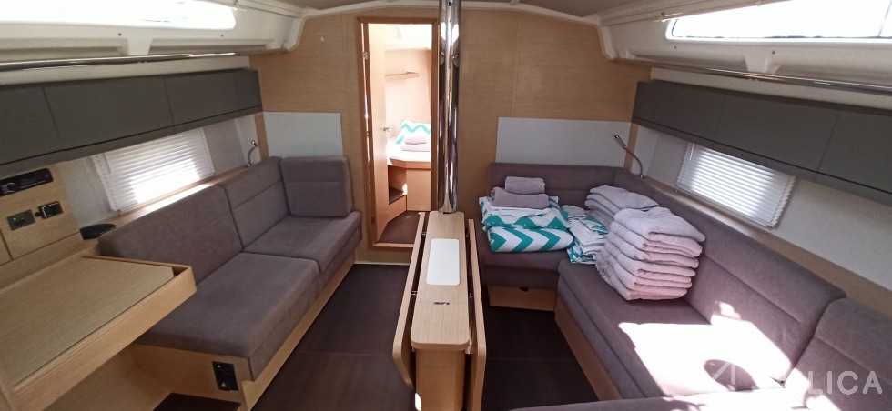 Hanse 418 - Yacht Charter Sailica
