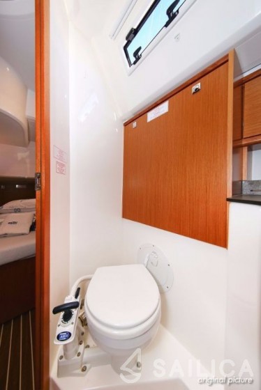 Bavaria 46 Cruiser - Yacht Charter Sailica