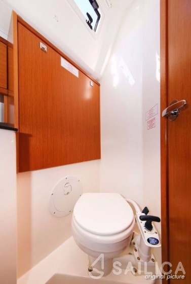 Bavaria 46 Cruiser - Yacht Charter Sailica
