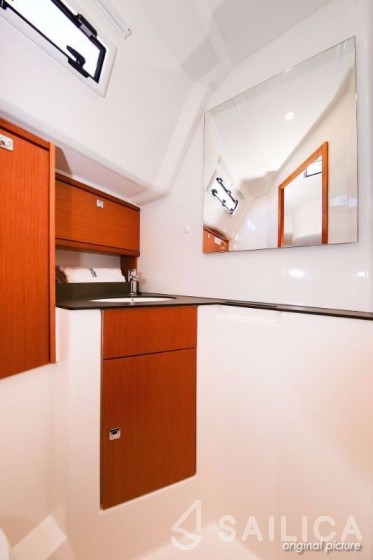 Bavaria 46 Cruiser - Yacht Charter Sailica