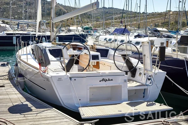 Dufour 360 GL - Yacht Charter Sailica