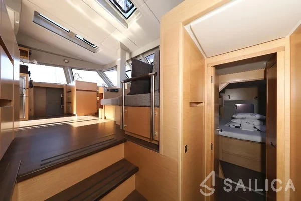 Nautitech 46 Fly - Yacht Charter Sailica