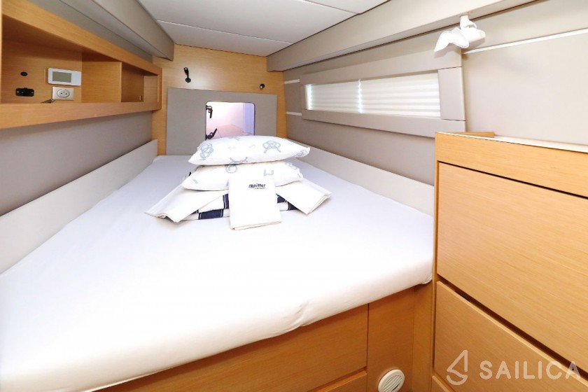 Nautitech 46 Fly - Yacht Charter Sailica