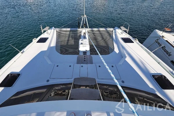 Nautitech 46 Fly - Yacht Charter Sailica