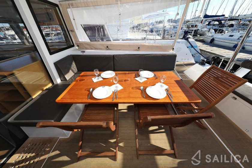 Nautitech 46 Fly - Yacht Charter Sailica