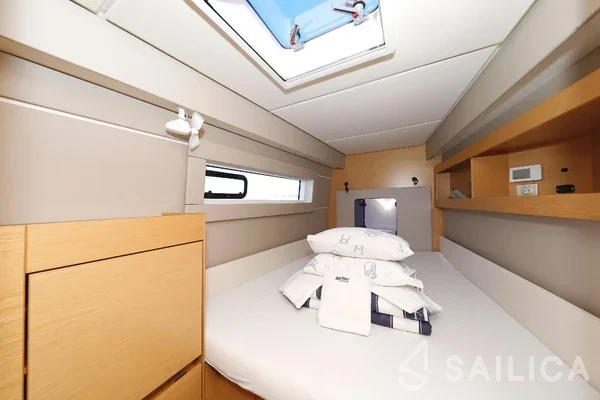 Nautitech 46 Fly - Yacht Charter Sailica
