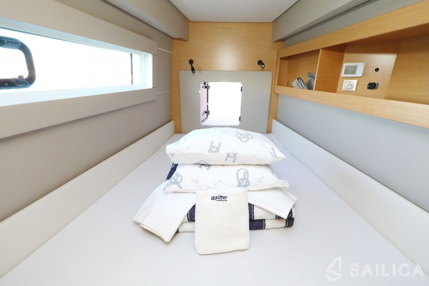 Nautitech 46 Fly - Yacht Charter Sailica