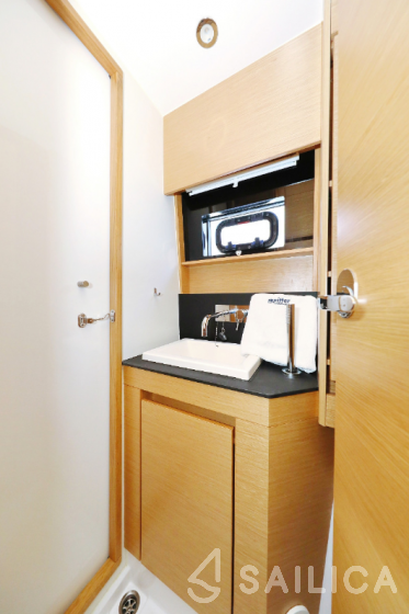 Nautitech 46 Fly - Yacht Charter Sailica