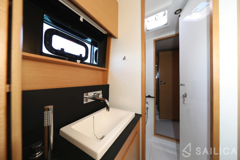 Nautitech 46 Fly - Yacht Charter Sailica