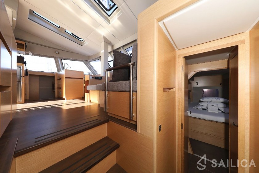 Nautitech 46 Fly - Yacht Charter Sailica