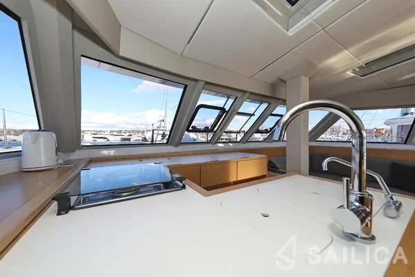 Nautitech 46 Fly - Yacht Charter Sailica